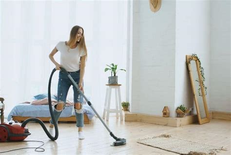 The Versatility of Wotch Rixinf Vacuum Cleaners: Going Beyond Floors